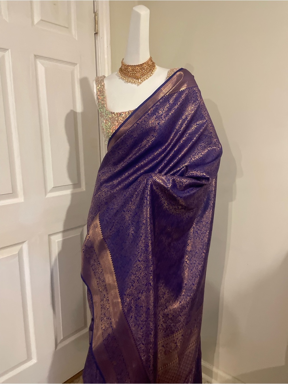 Premade Lavish Purple and Gold Woven Silk ready to wear Saree with Matching Blou - Picture 4 of 12